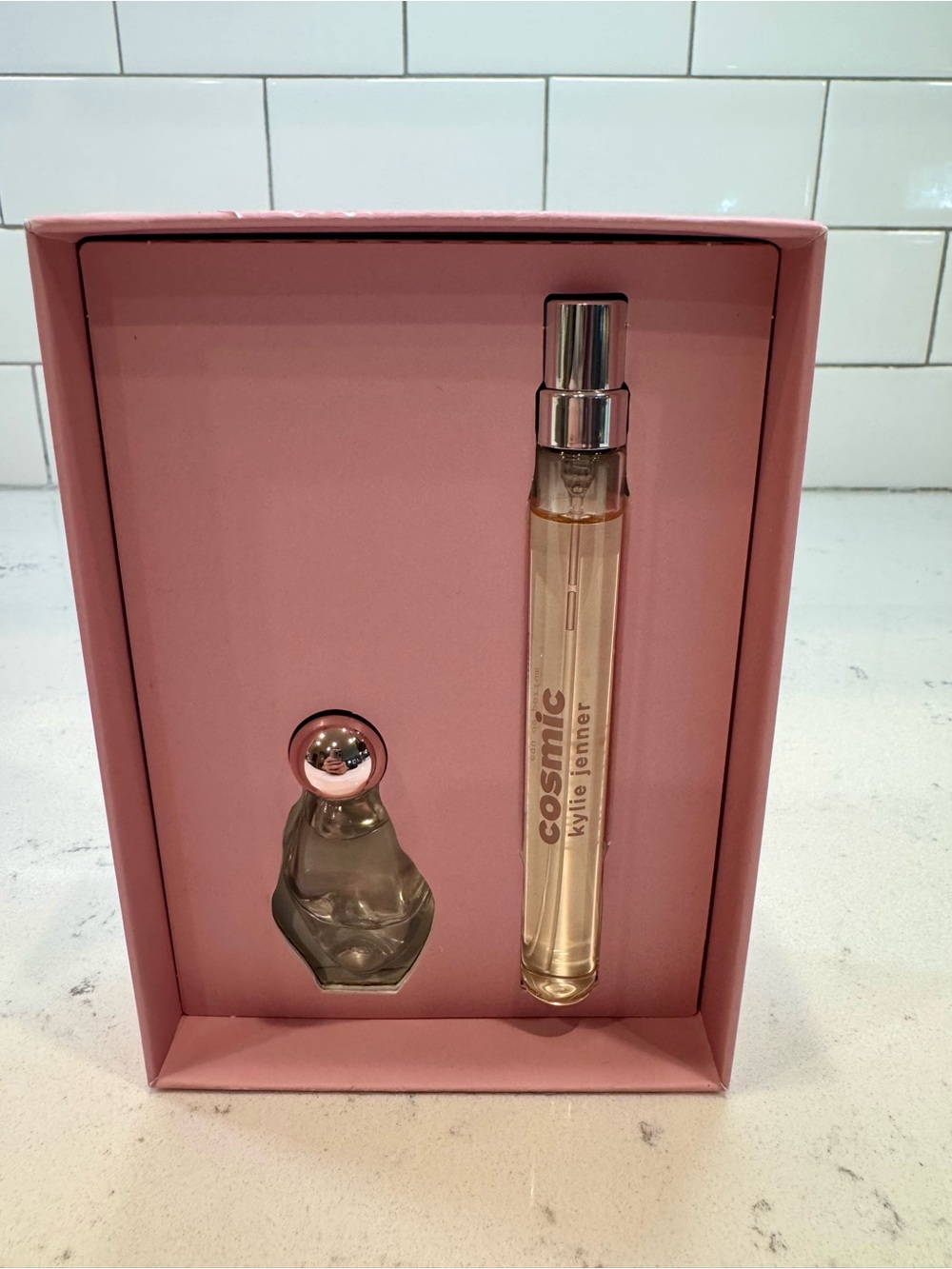 Cosmic Kylie Jenner Mini and Pen Spray Gift Set - Picture 3 of 4